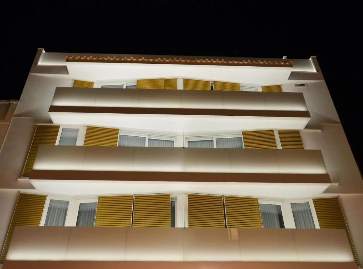 Suites Port 坎布里尔斯 公寓