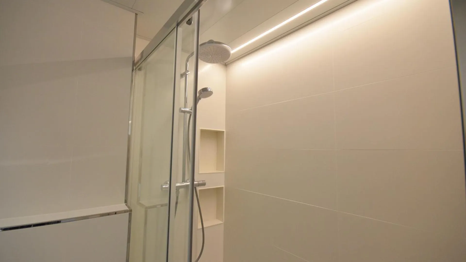 Suites Port 坎布里尔斯