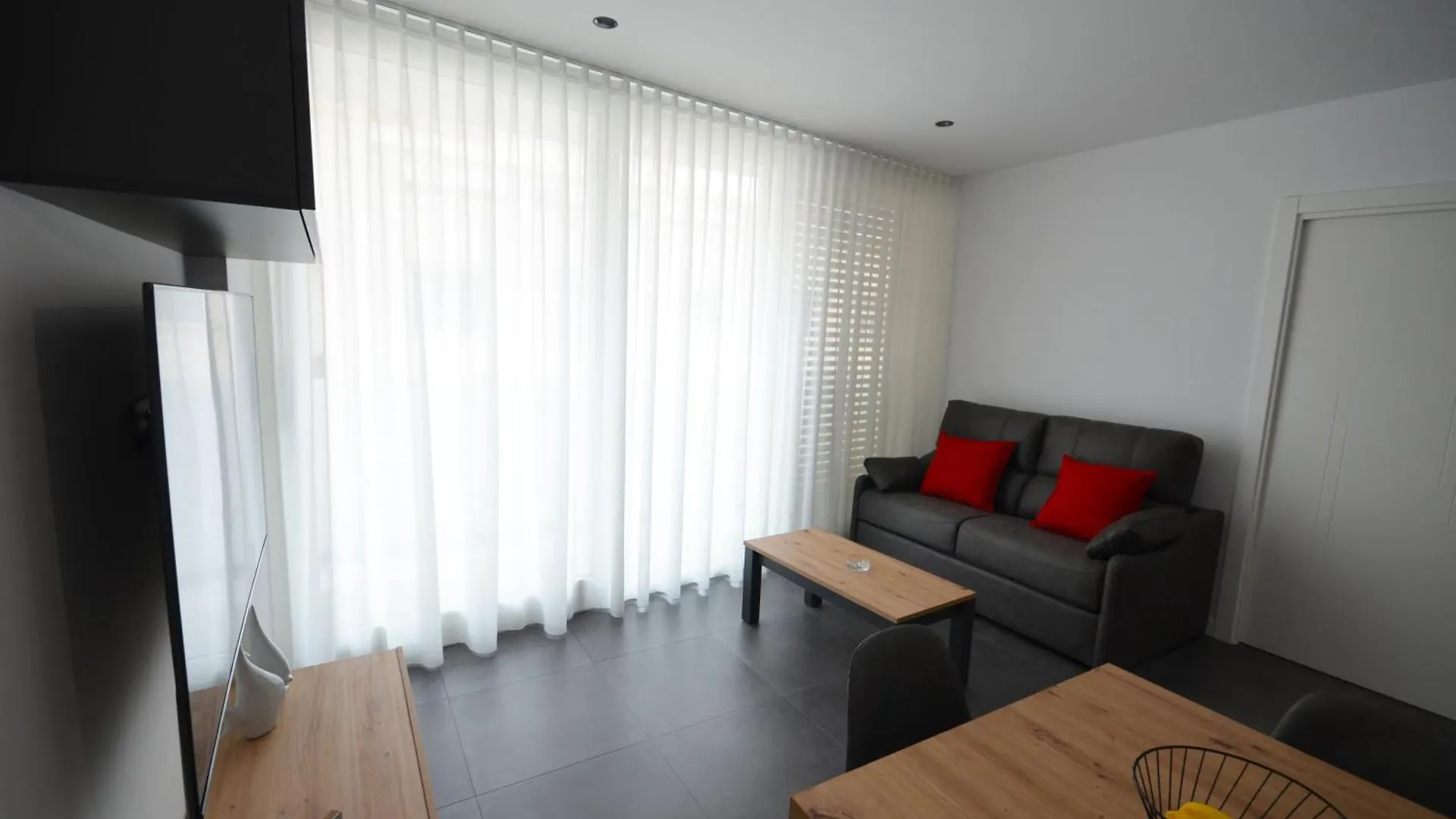 Suites Port 坎布里尔斯 公寓